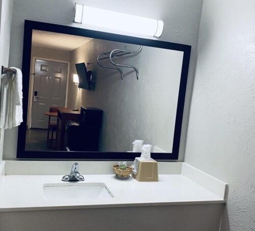 Executive Inn Кингсвил Екстериор снимка