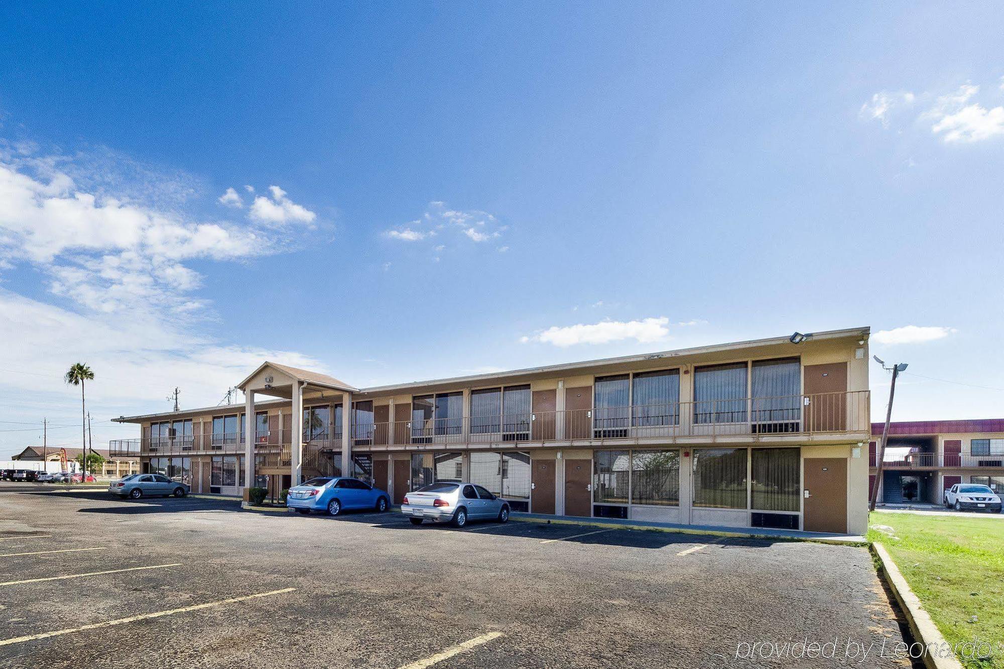 Executive Inn Кингсвил Екстериор снимка